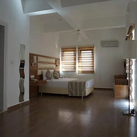 Hotel Royal 3*